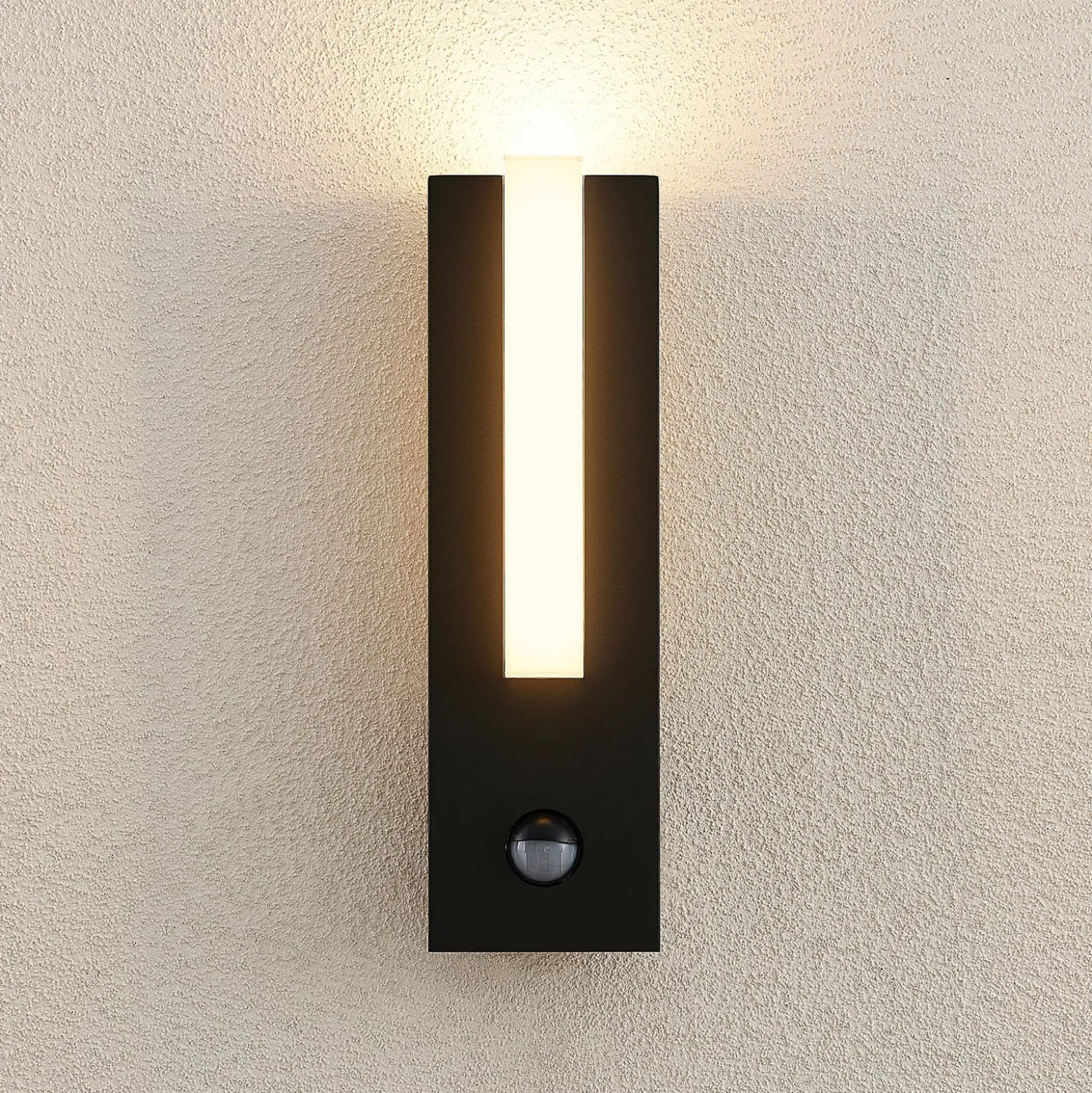 Lucande LED-ulkoseinävalaisin Virgalia, liiketunnistin, IP54