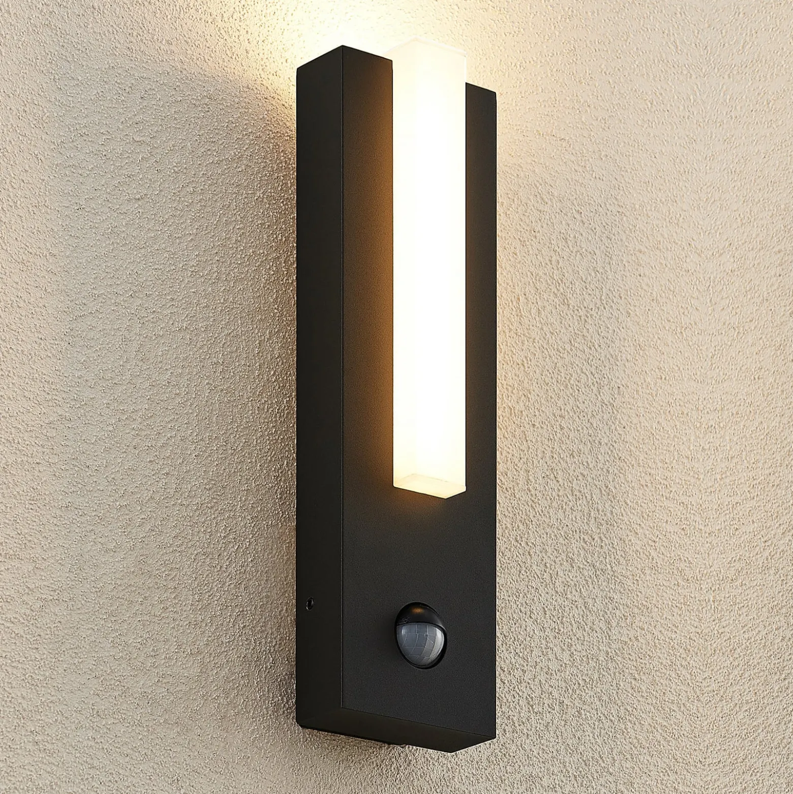 Lucande LED-ulkoseinävalaisin Virgalia, liiketunnistin, IP54