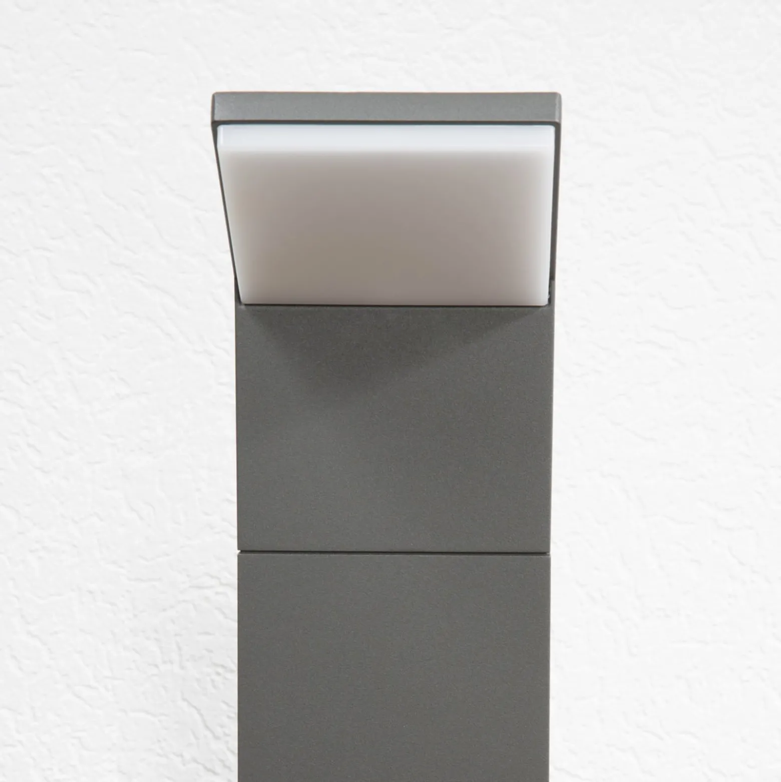 Lucande LED-valaisin Nevio, antrasiitti, metallia, 100 cm