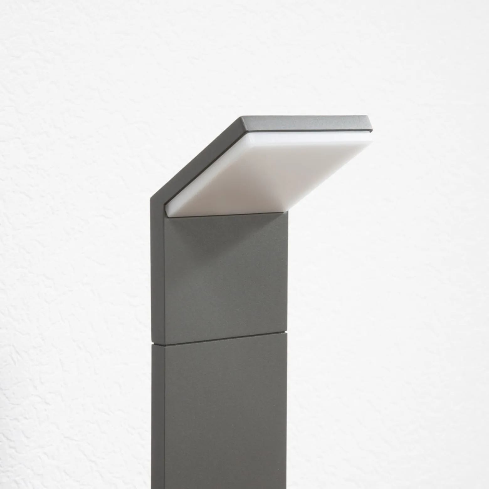 Lucande LED-valaisin Nevio, antrasiitti, metallia, 100 cm