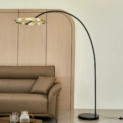 Lucande LED-valokaarilamppu Yekta, messinginvärinen, 183 cm, himmennettävä