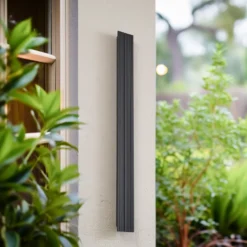Lucande Melira LED-ulkoseinävalaisin, korkeus 100 cm, antrasiitti
