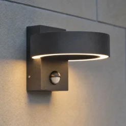 Lucande Nirella LED-ulkoseinävalaisin, musta, CCT, liiketunnistin