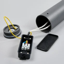 Lucande Tomas LED-projektorilamppu, 75 cm, tummanharmaa, IP54