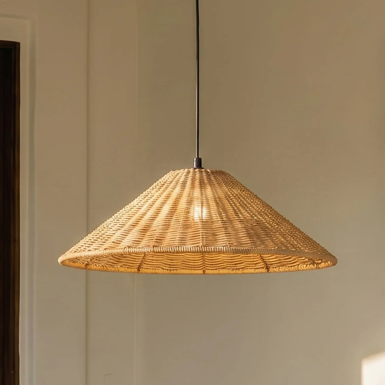 Lucande ulkoriippuvalaisin Taniola, 1-lamppuinen, kartiomainen, Ø 60 cm