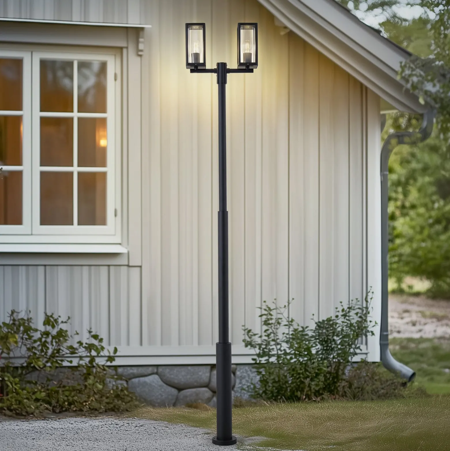 Lucande ulkovalaisin Siveta, 240 cm, 2-lamppuinen, musta, E27, IP65
