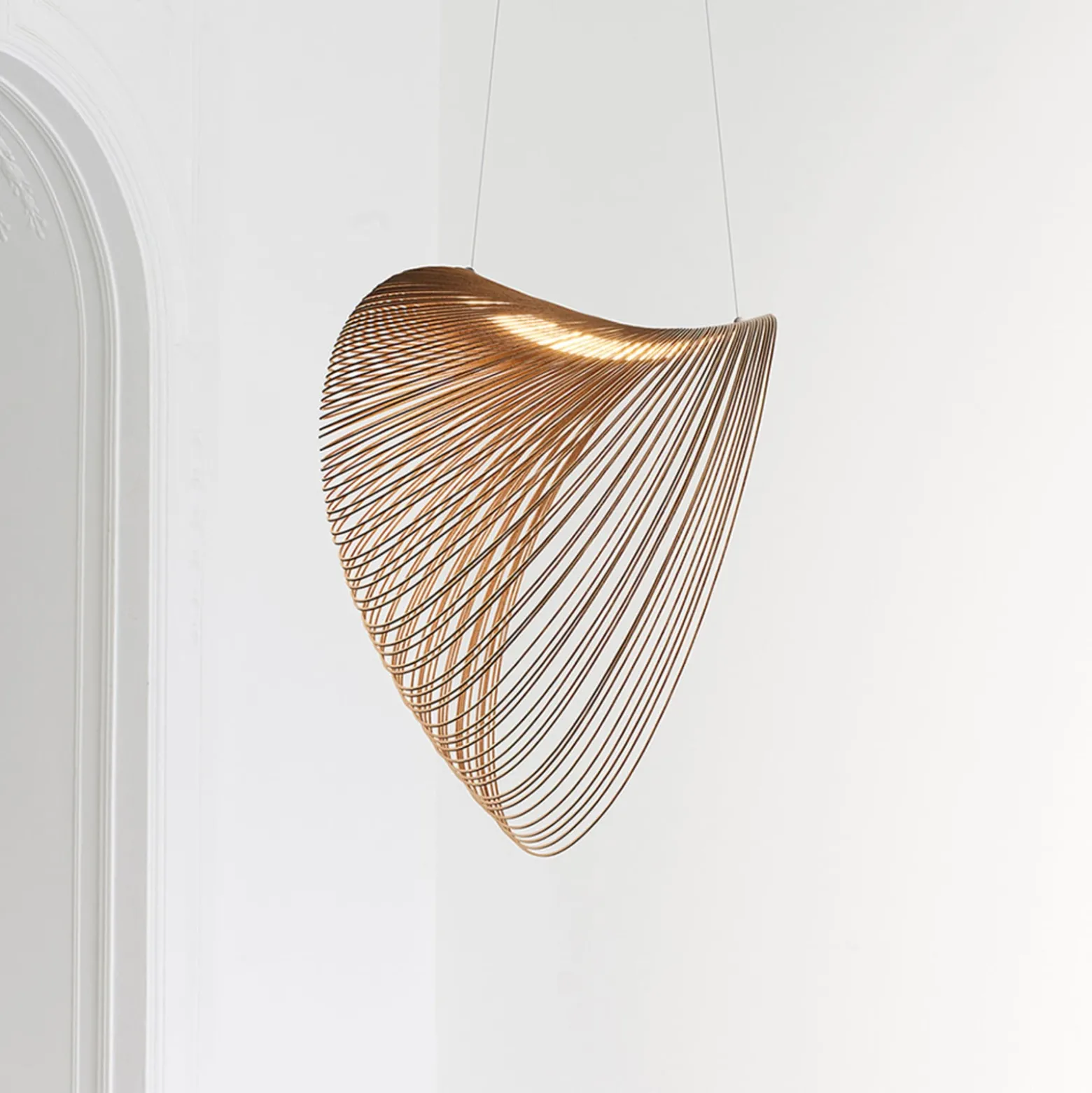 Luceplan Illan -LED-riippuvalo himmennettävä Ø80cm