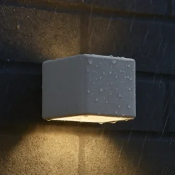 Magnetics LED-ladattava seinävalo, valkoinen, USB, liiketunnistin