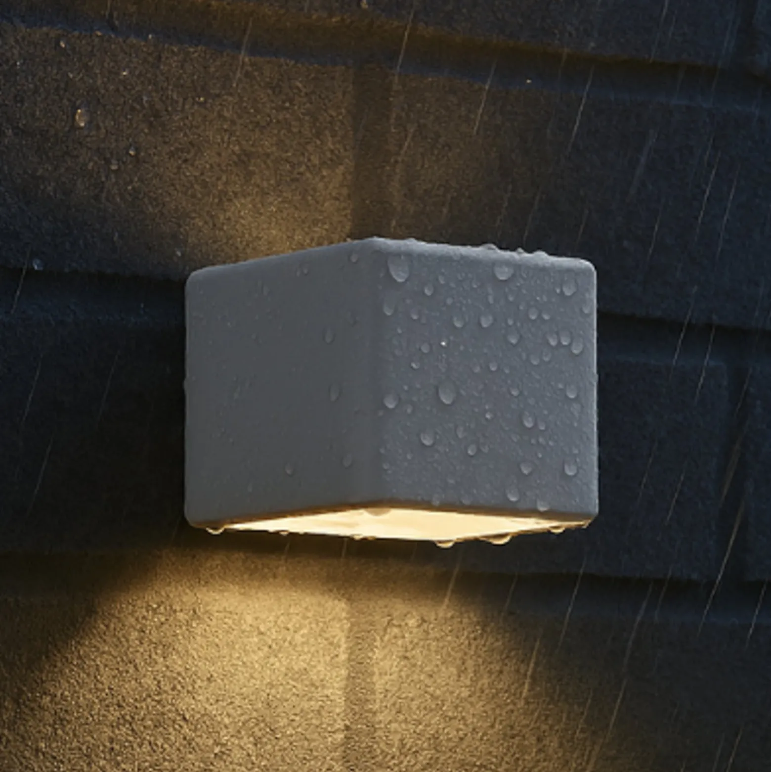 Magnetics LED-ladattava seinävalo, valkoinen, USB, liiketunnistin