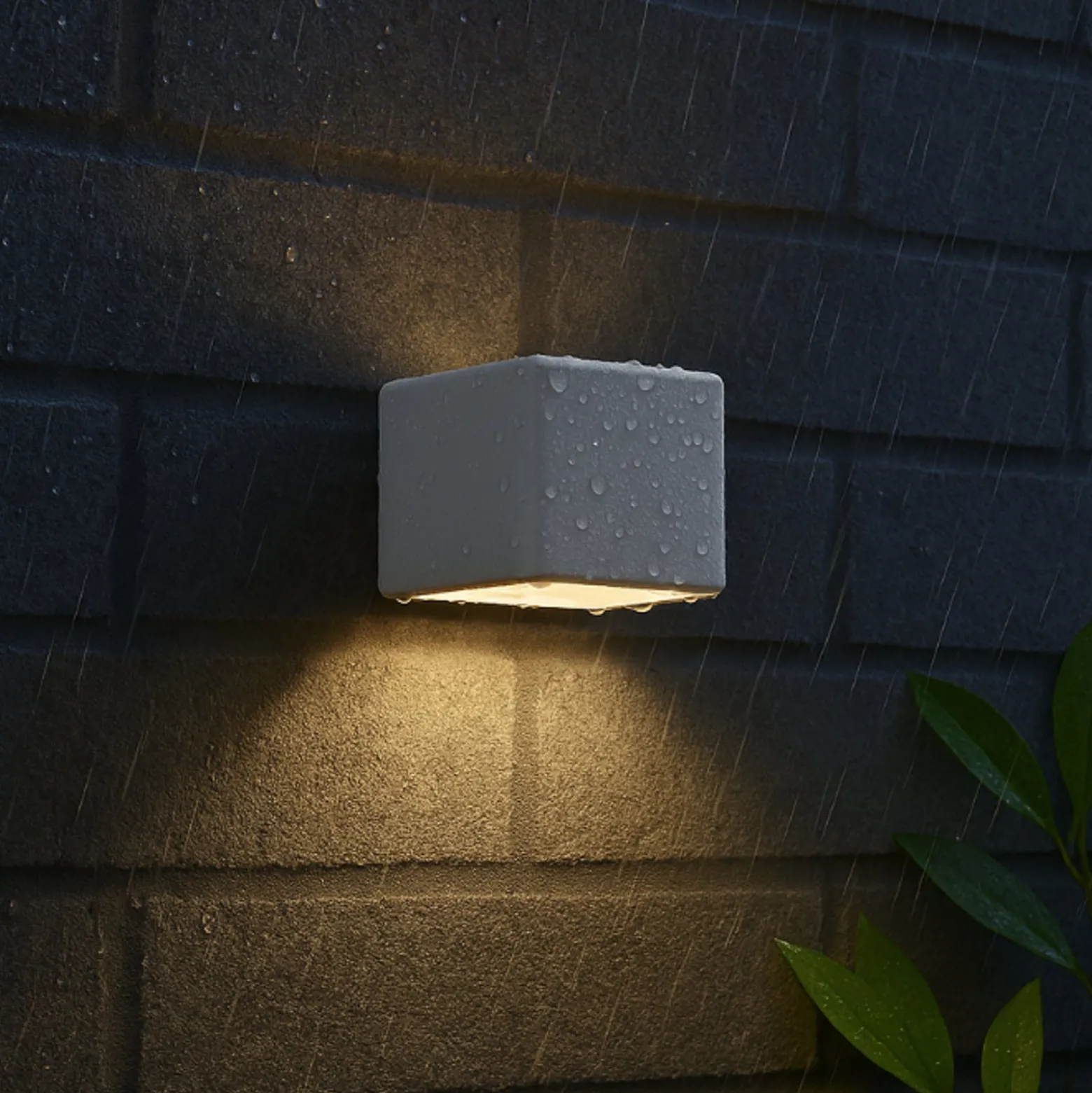 Magnetics LED-ladattava seinävalo, valkoinen, USB, liiketunnistin