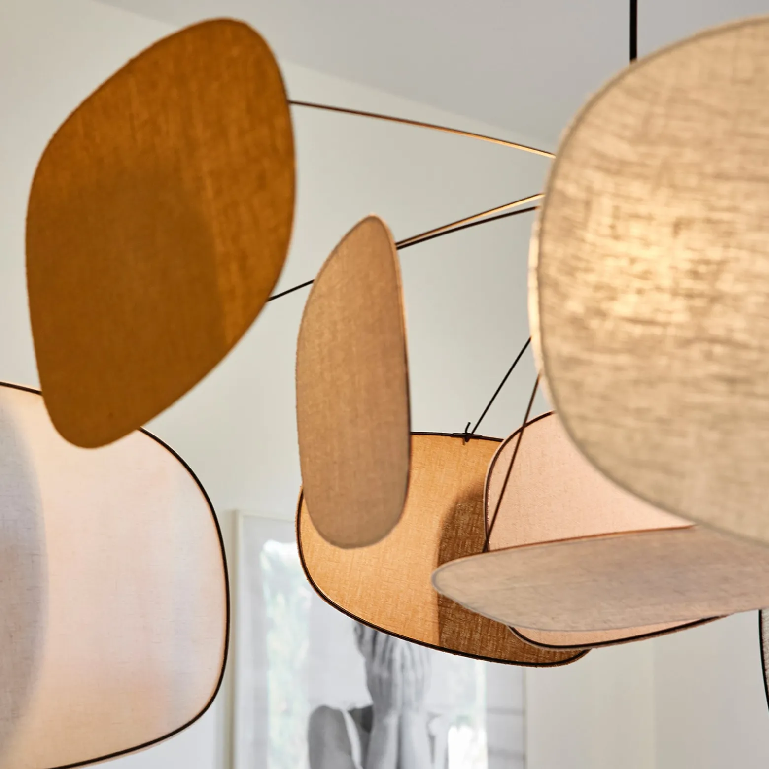 MARKET SET Screen 70's -riippuvalo, Ø 110 cm, pellava, värikäs