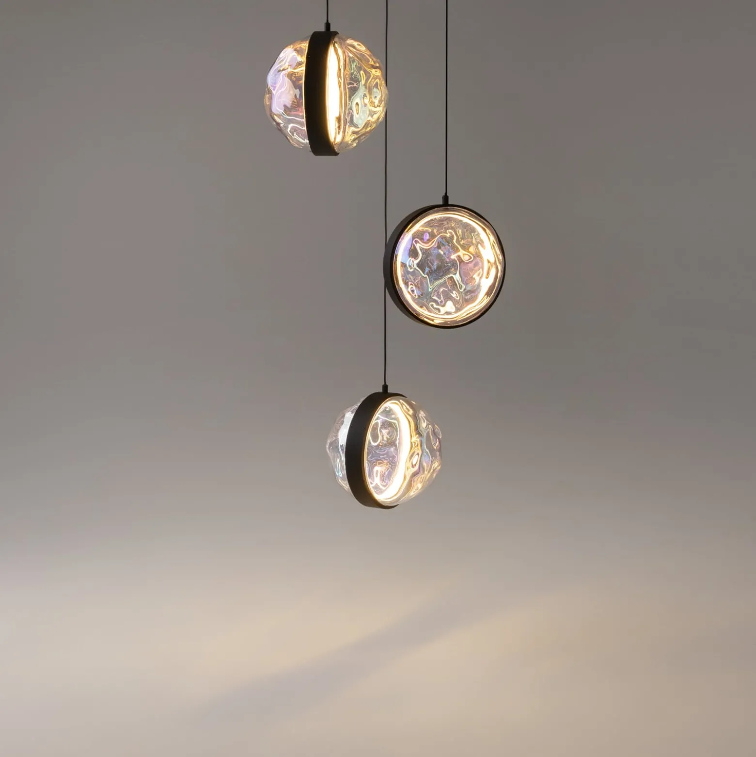 Maytoni LED-riippuvalaisin Misterio, musta/monivärinen, 3-lamppuinen
