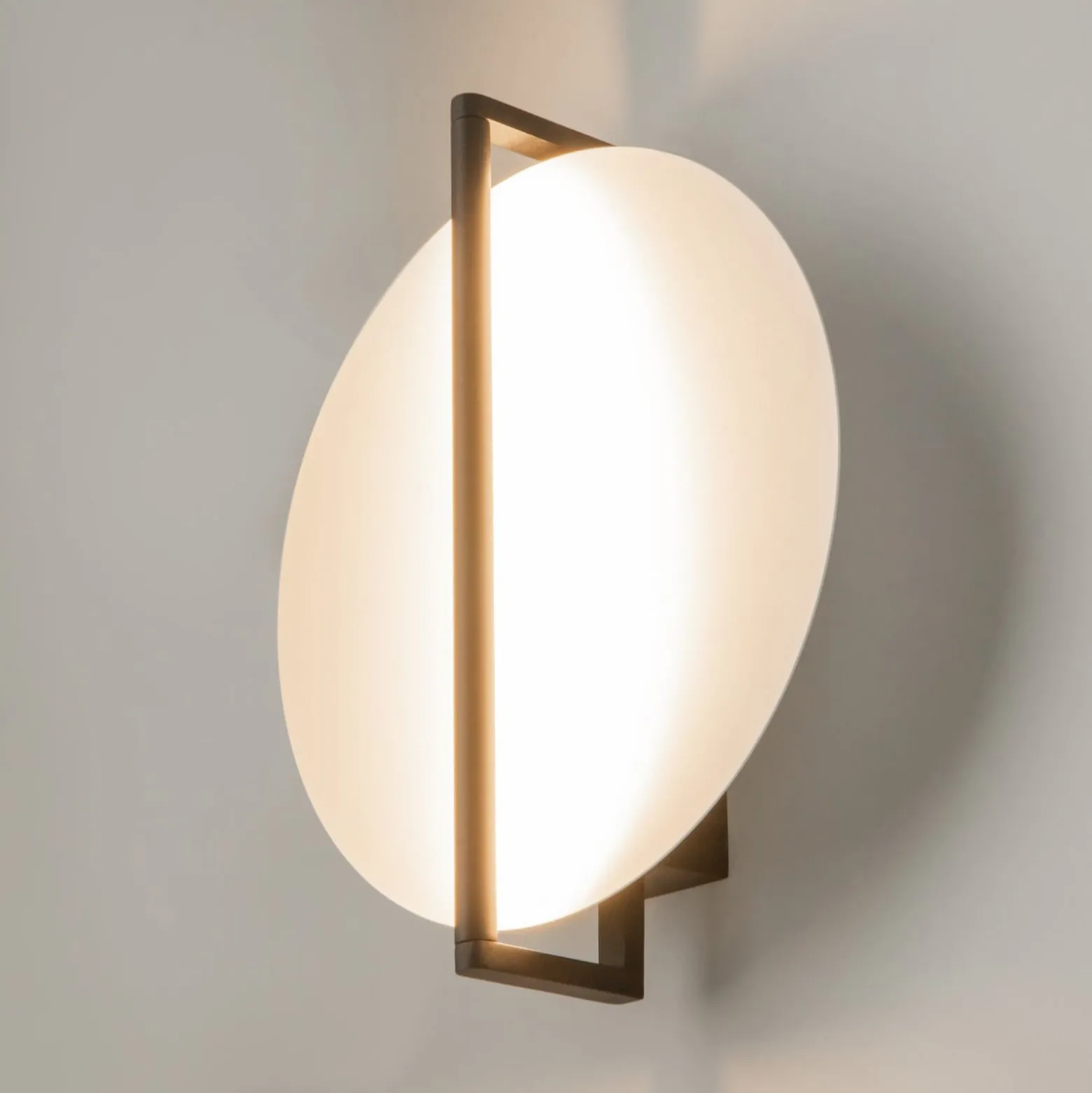 Maytoni LED-seinävalaisin Mira, musta/valkoinen, korkeus 30 cm, metallia