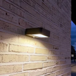 MEGATRON Wandia LED-aurinkoseinävalaisin, anturi
