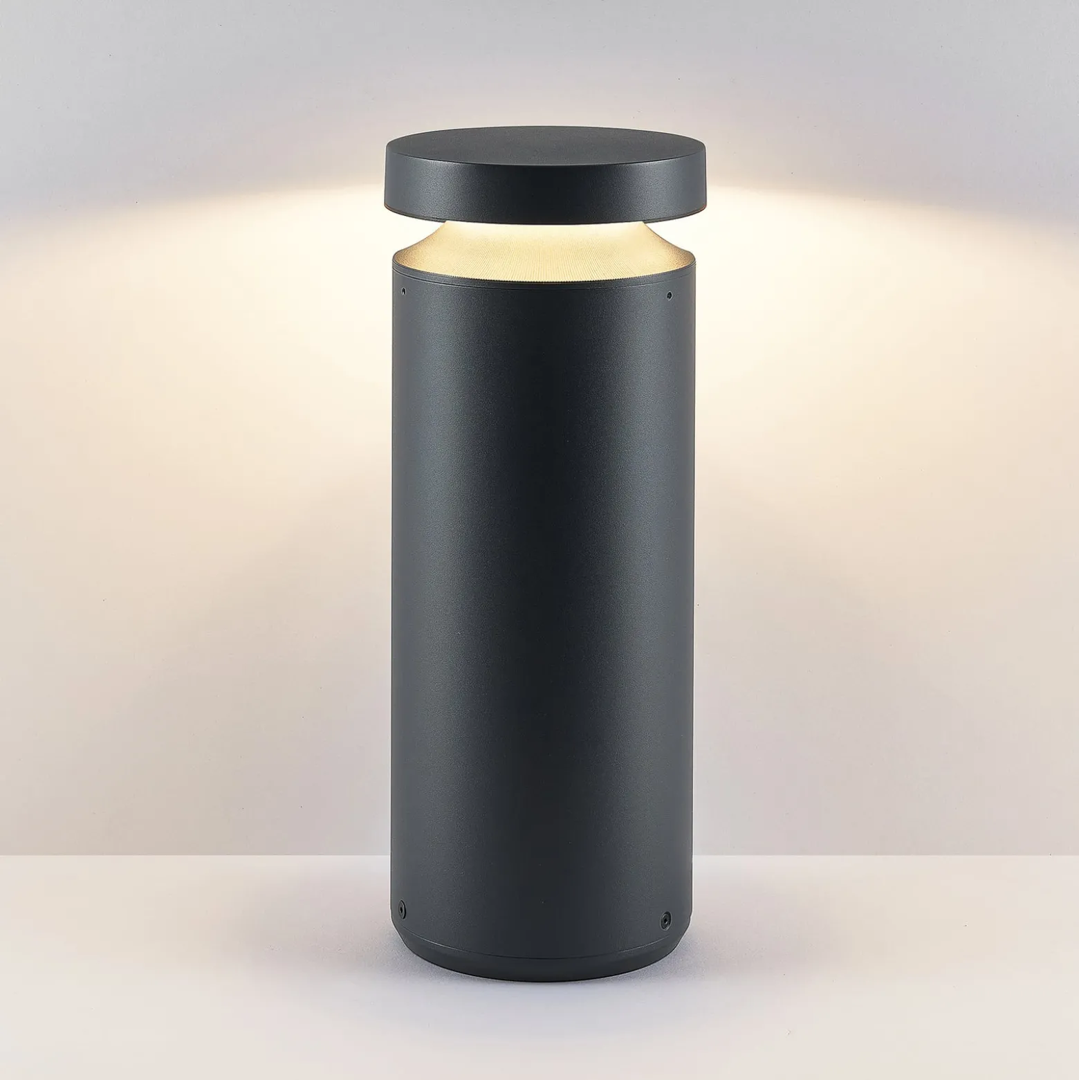 Molto Luce LED-pollarilamppu Mona, halkaisija 18 cm, alumiini, korkeus 45 cm