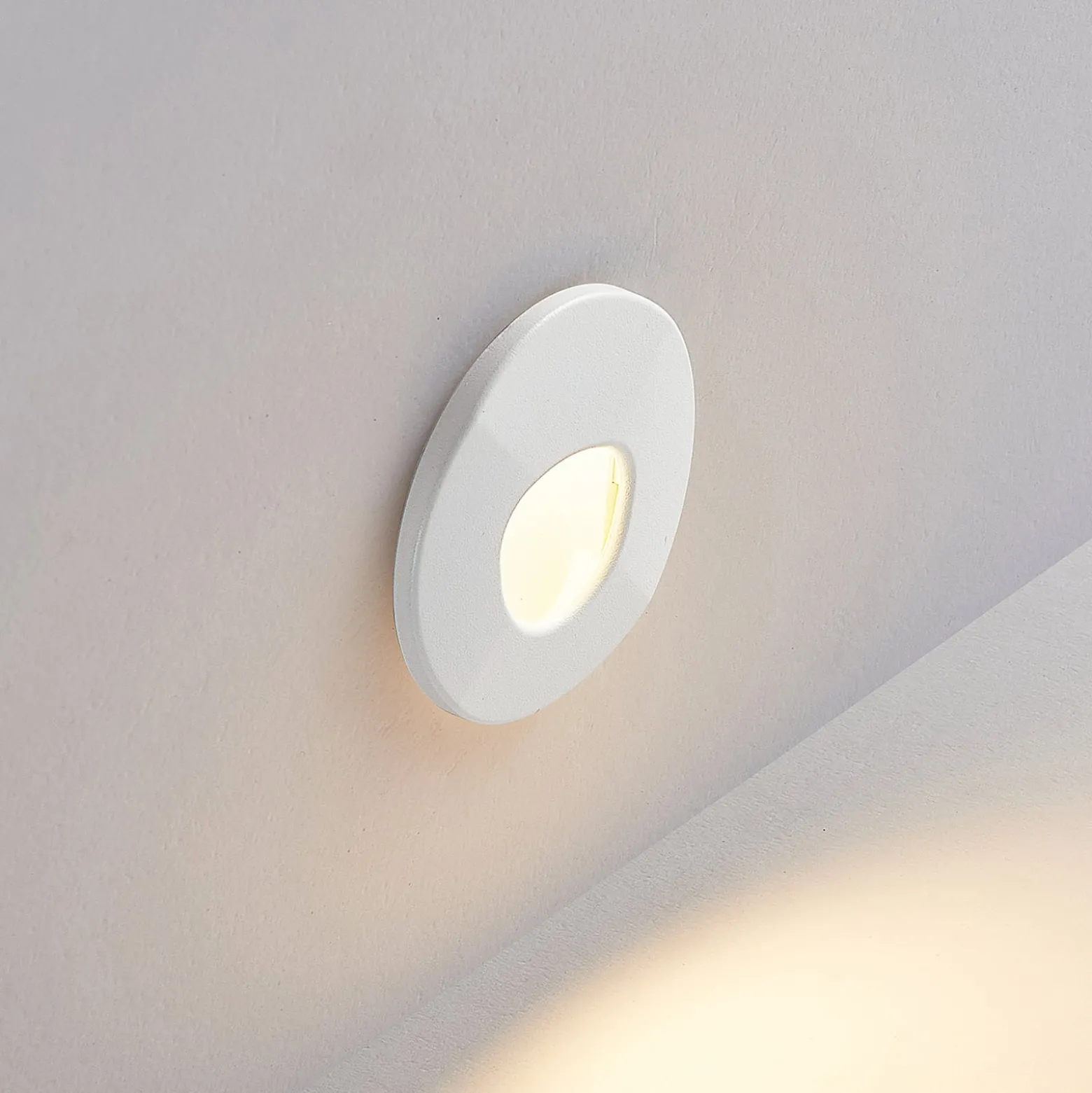 Molto Luce LED uppoasennusvalaisin Wall 68R Sina IP44 RD, valkoinen,