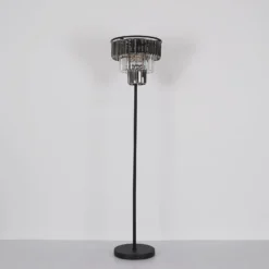 Naxis lattiavalaisin, musta/savunharmaa, korkeus 160 cm, kristallia
