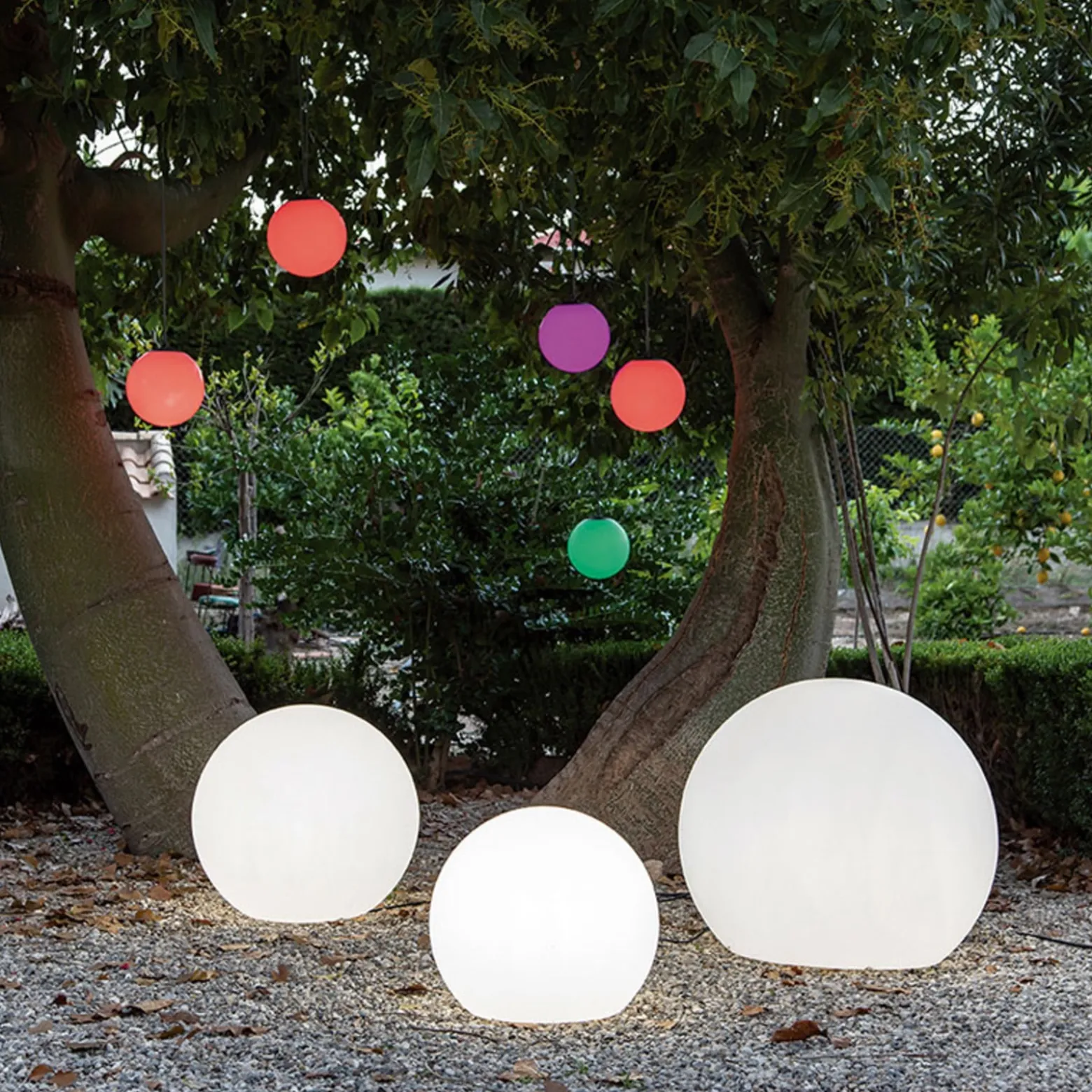 Newgarden Buly LED-aurinkovalopallo IP65, Ø 20cm