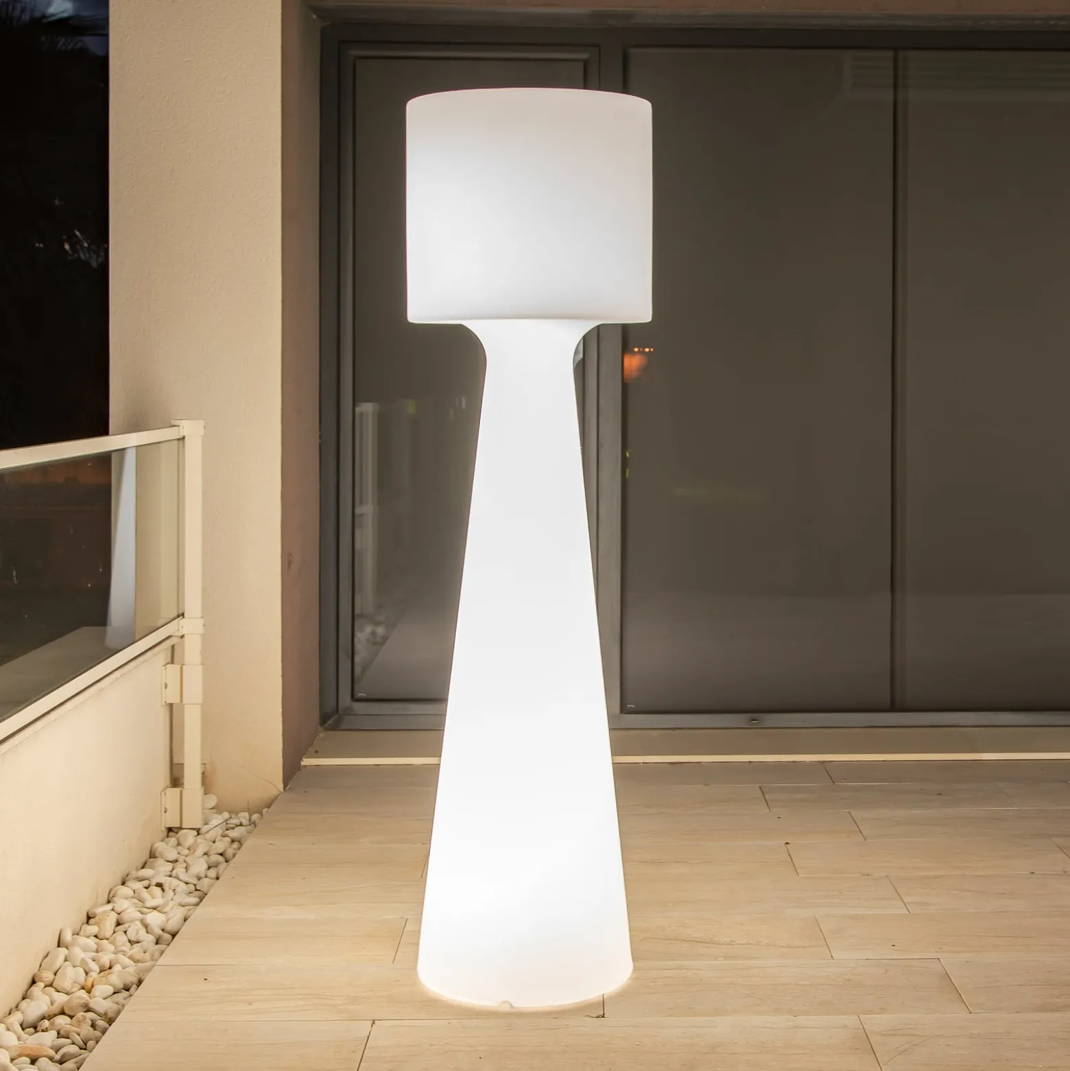 Newgarden Grace LED-lattiavalaisin IP65 valkoinen, 140 cm