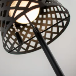 Newgarden LED-aurinkopöytävalaisin Gretita, musta, metallia