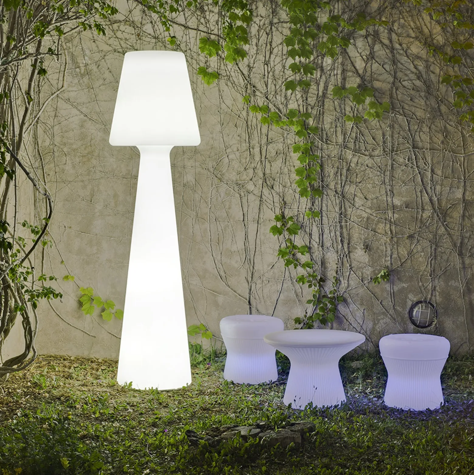 Newgarden Lola-LED-lattiavalo, johto, 200 cm