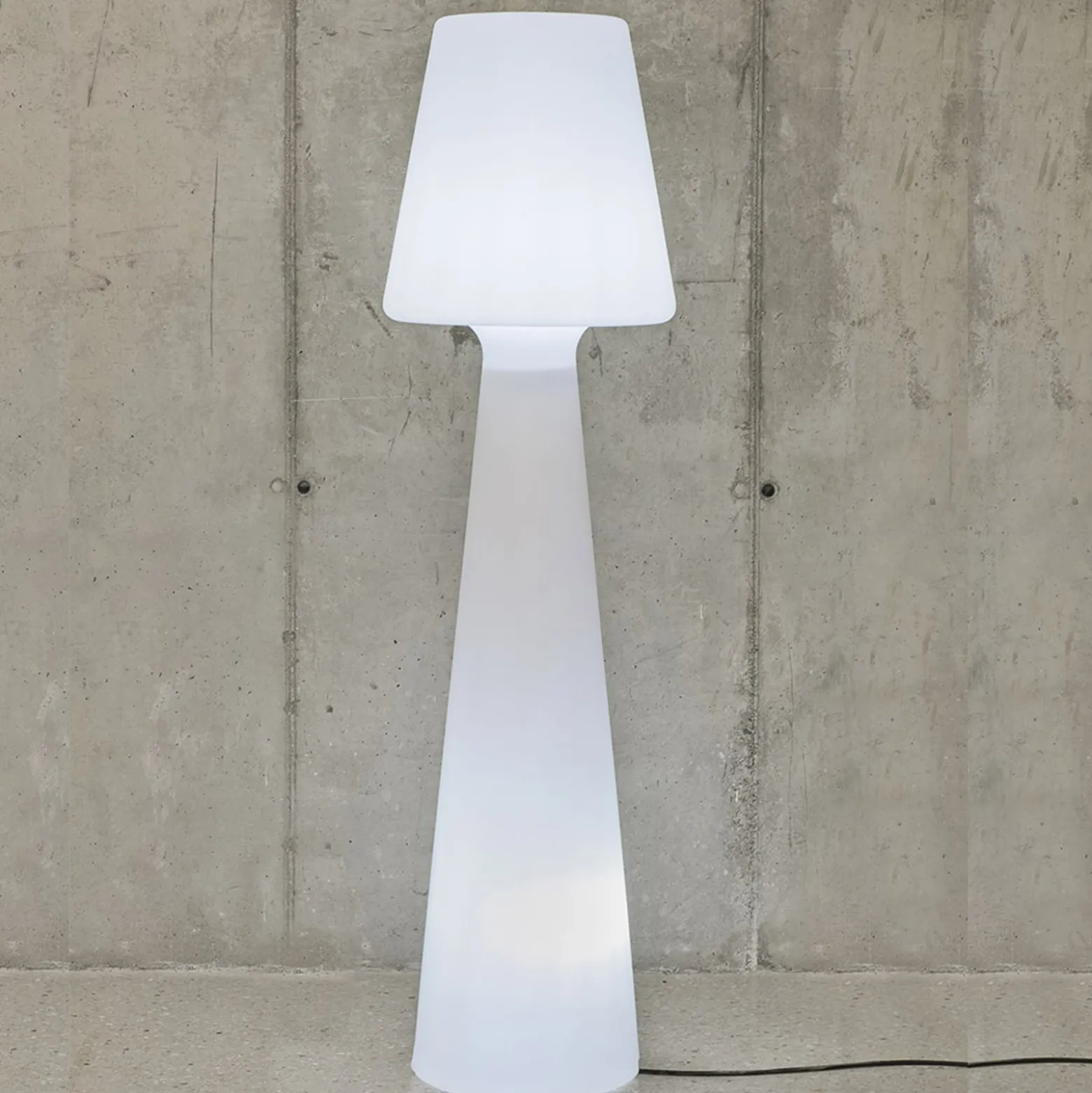 Newgarden Lola-LED-lattiavalo, johto, 200 cm