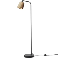 New Works -lattiavalaisin Materiaali, puunvärinen, tammi, korkeus 125 cm