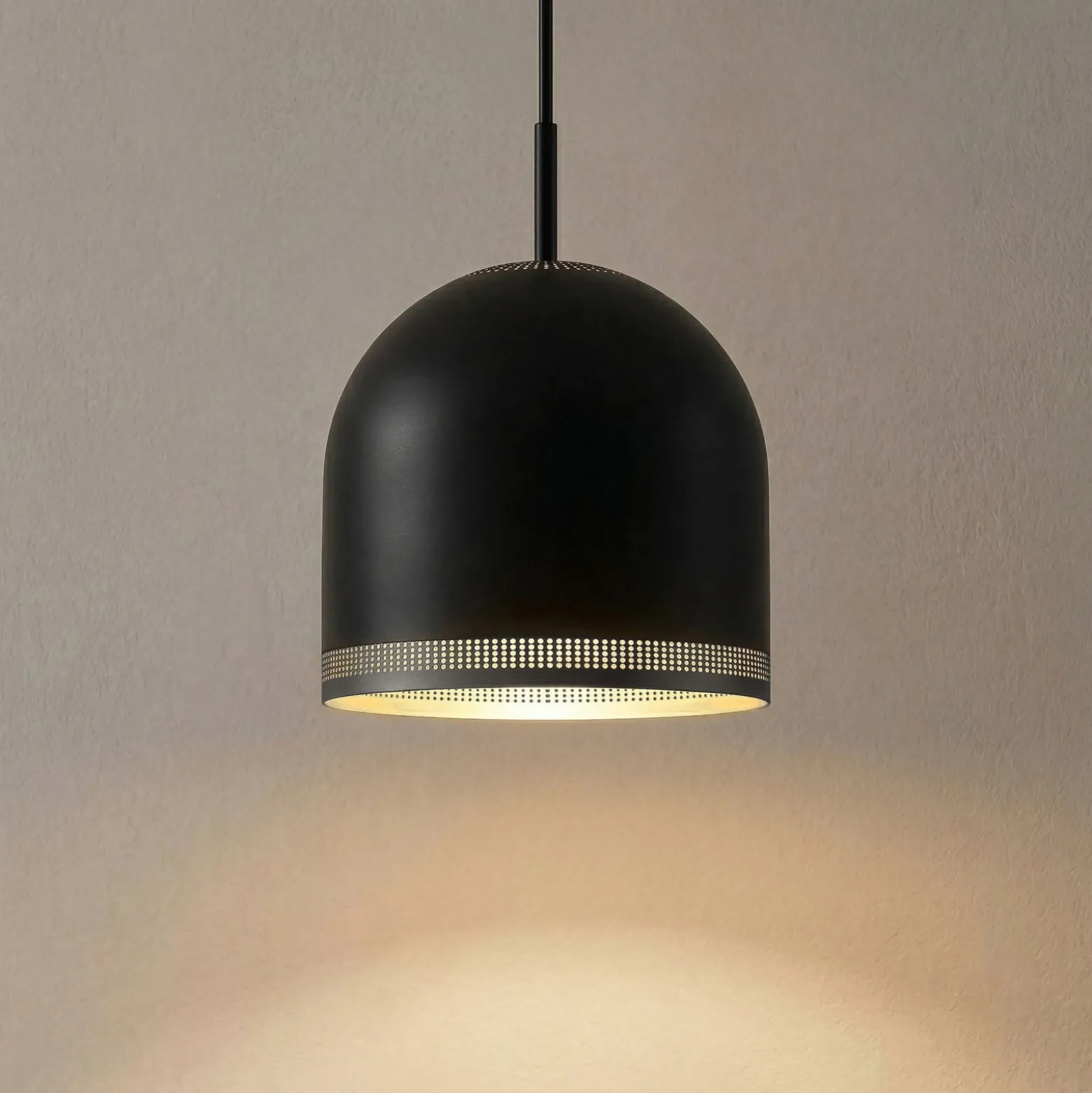 NOLA Oura-riippuvalaisin, Ø 25 cm, musta, rauta, E27