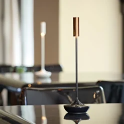 Nucandle LED ladattava pöytävalaisin, musta/kupari, IP54, himmennettävä