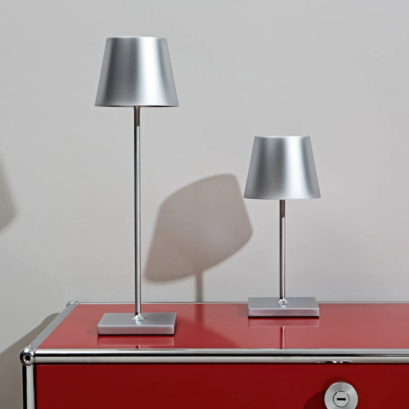 Nuindie mini LED ladattava pöytävalaisin, Easy Connect, hopea, himm.