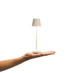 Nuindie tasku LED ladattava pöytävalaisin, beige, IP54, himmennettävä