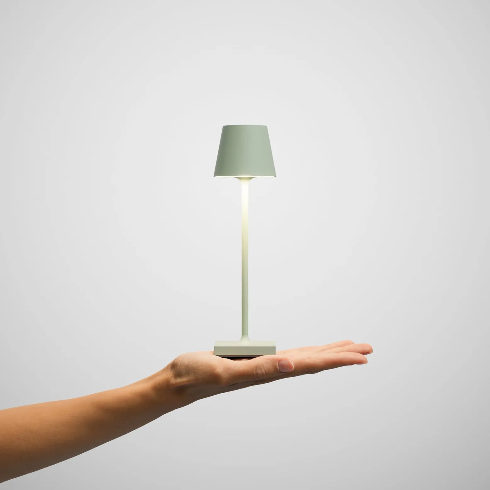 Nuindie tasku LED ladattava pöytävalaisin, salvianvihreä, IP54, himmennettävä