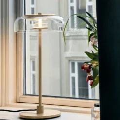 Nuura LED-pöytävalaisin Blossi, korkeus 43 cm, kultainen/kirkas