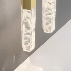 OLEV Shine Plumage LED-seinävalaisin messinki 2 700K