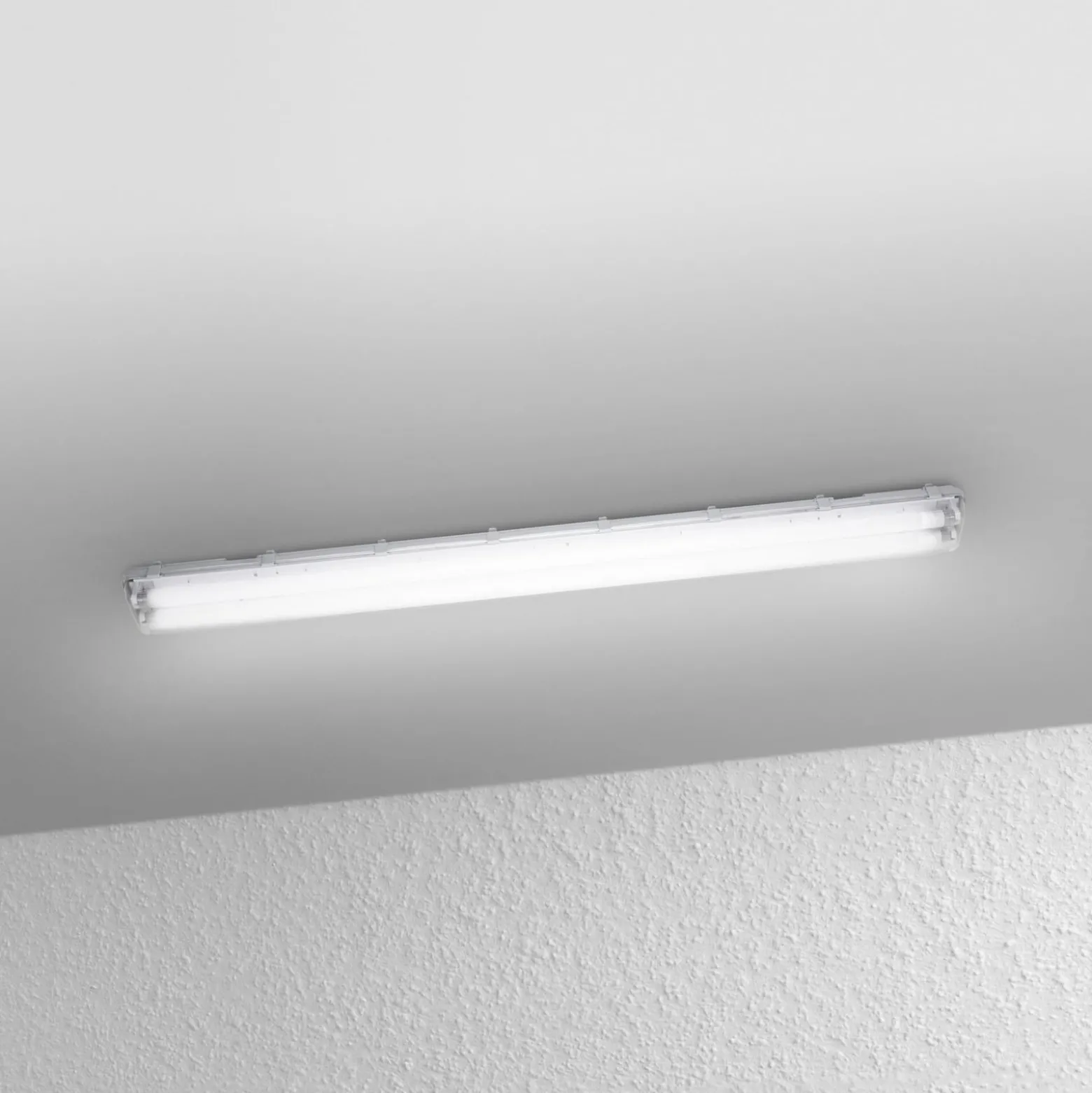 OSRAM kosteiden tiloihin tarkoitettu lamppu SUBMARINE 156 cm 2 x 19 W G13-LED