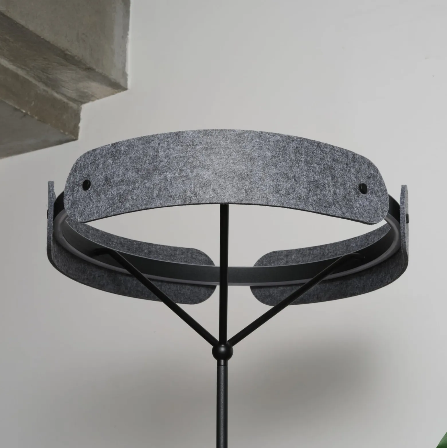 OSRAM LED-lattiavalaisin Decor Curve Felt, harmaa, huopa, 3 000 K