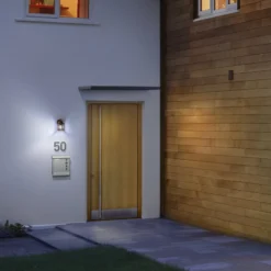 OSRAM:n ulkoseinälamppu ENDURA CLASSIC LANTERN, 23 cm, ruostumaton teräs, IP43