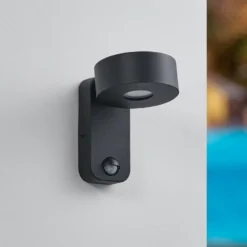 Palosco-LED-ulkoseinälamppu, musta, korkeus 17 cm, metallia, liiketunnistin