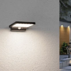 Paulmann Solveig LED-aurinkokäyttöinen seinävalaisin anturilla