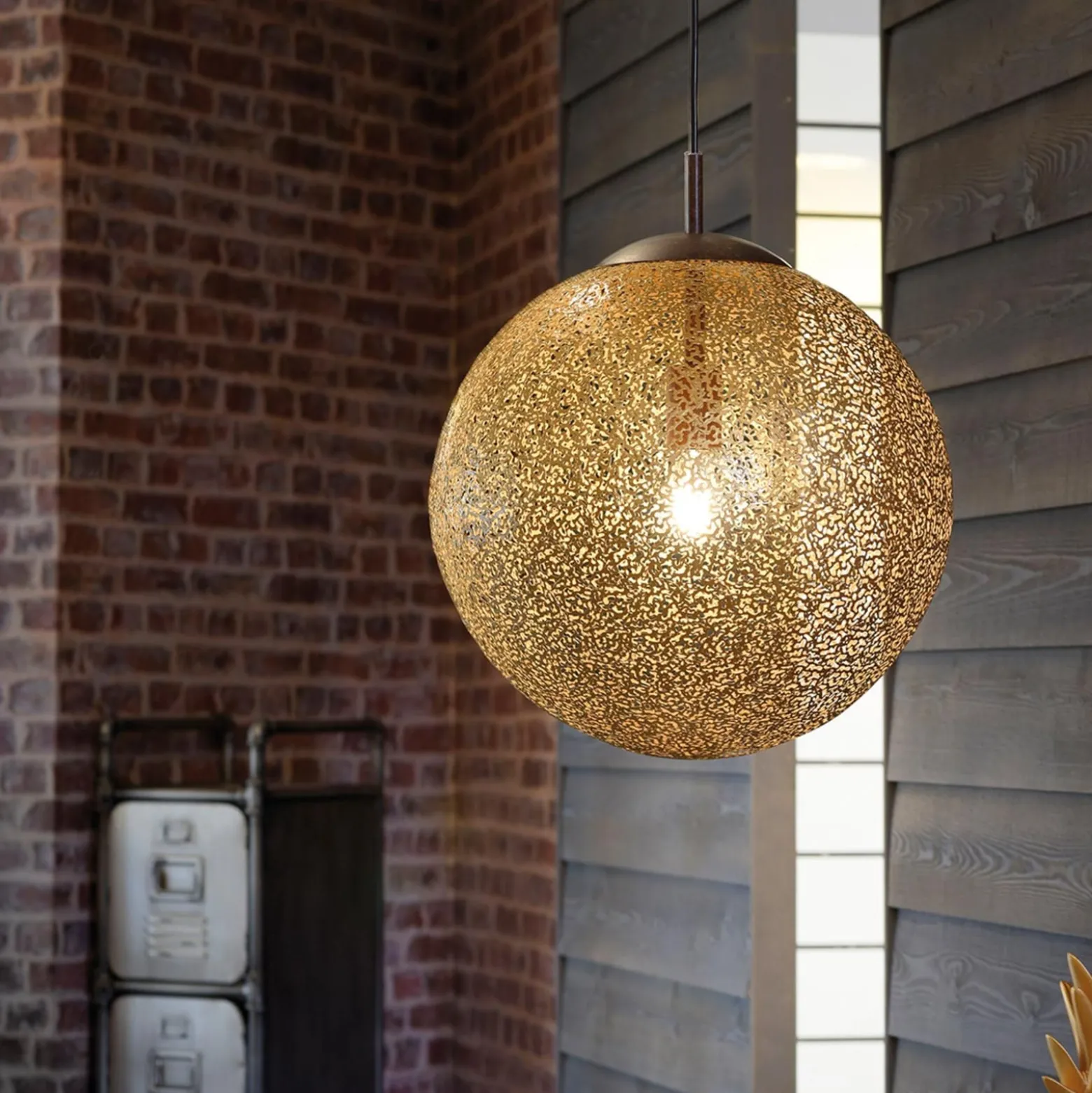 Paul Neuhaus Greta-riippuvalaisin, Ø 40 cm, kullanvärinen, metallia