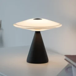 Paul Neuhaus LED-pöytälamppu Elipsa, valkoinen/musta, himmennettävä