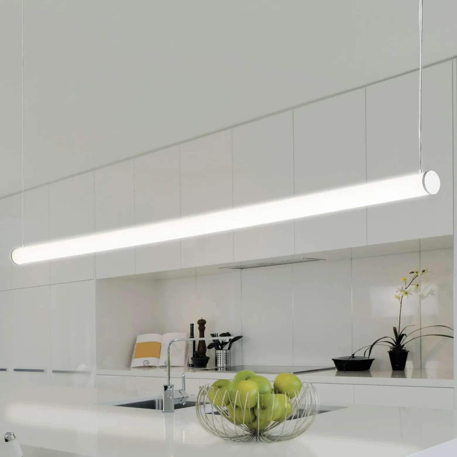 Pirgos LED-riippuvalaisin, 200 cm pitkä, himmennettävä, valkoinen