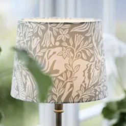 PR Home pöytävalaisin Liam Sofia Eldertree, vihreä/messinki, 55 cm