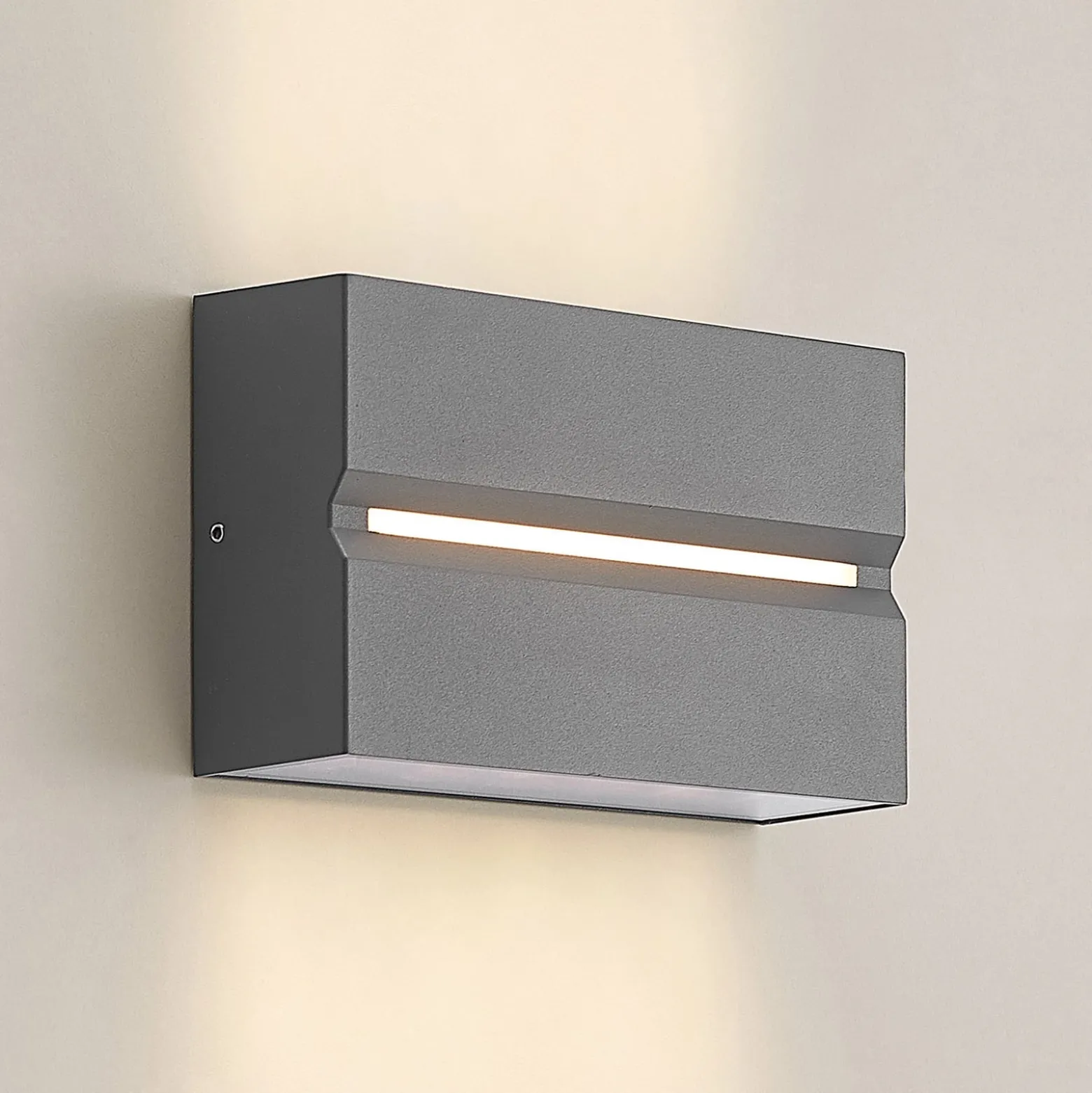 Prios Itarion LED-ulkoseinävalaisin, kirkas varjostin