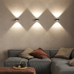 Puk Maxx Wall, LED, kirkkaat linssit, mattamusta