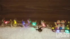 Pöytäkoriste Lumiukko ja koirat, LED-värivalot