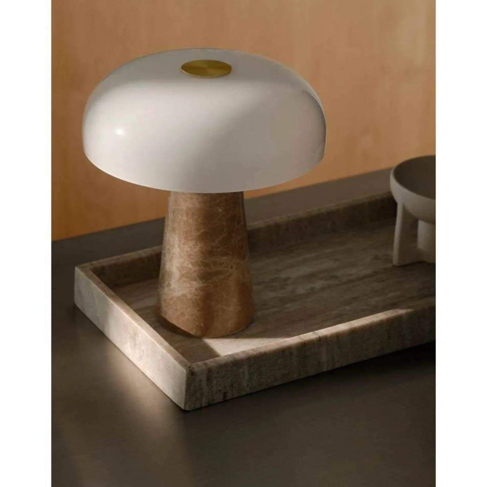 Pöytävalaisin Glossy, beige/valkoinen, korkeus 24 cm, marmori/lasi