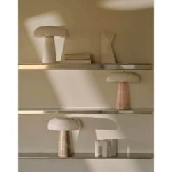 Pöytävalaisin Glossy, beige/valkoinen, korkeus 24 cm, marmori/lasi
