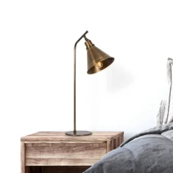 Pöytävalaisin Sivani MR-610, antiikkikulta, metalli, korkeus 50 cm
