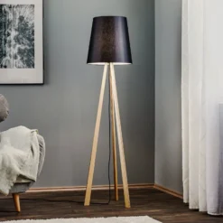 Quitani kolmijalkainen lattiavalaisin Jata, puu chintz, musta